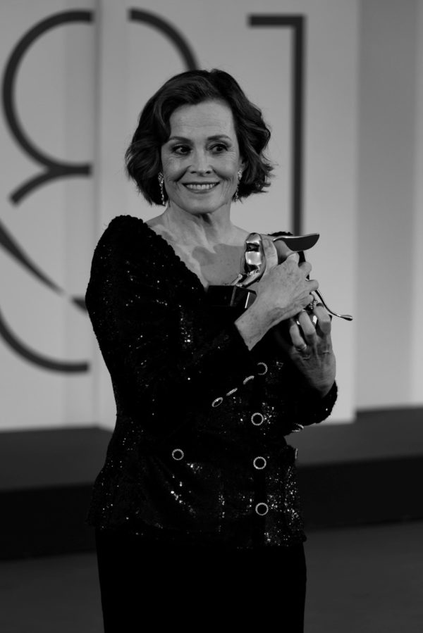 Sigourney-Weaver-venice-film-festival-2024