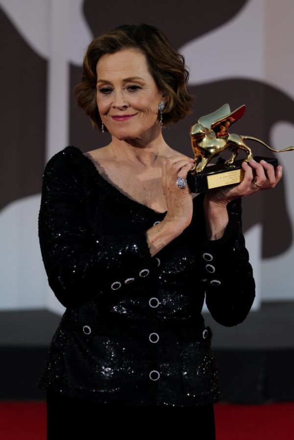 Sigourney-Weaver-venice-film-festival-2024