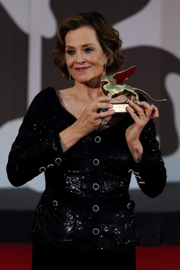 Sigourney-Weaver-venice-film-festival-2024