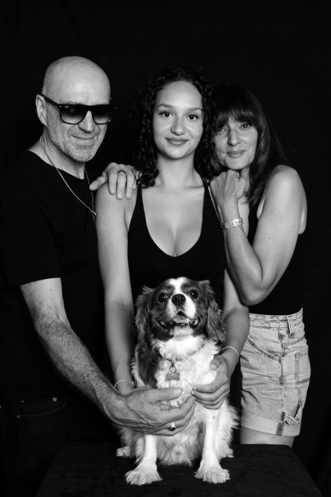 Portraits de famille à la française - Studio de photographie Animica - Barbara Pigazzi, photographe - Côte d'Azur, France