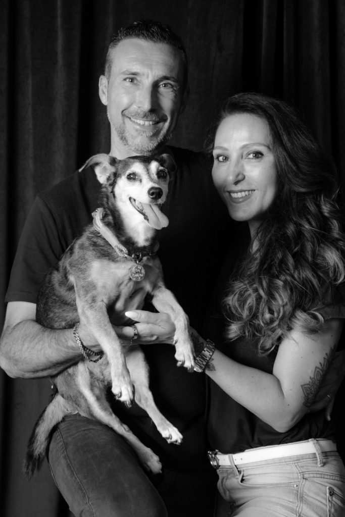 Ritratto pet portrait di Isidora e la sua famiglia, fotografato da Barbara Pigazzi, Animica Portraits, Venezia