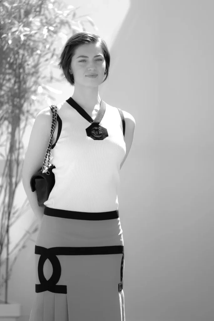 Anamaria Vartolomei in profile portrait at the La Bataille de Gaulle photocall, Cannes Film Festival 2026 – Ph. Barbara Pigazzi, Studio Animica