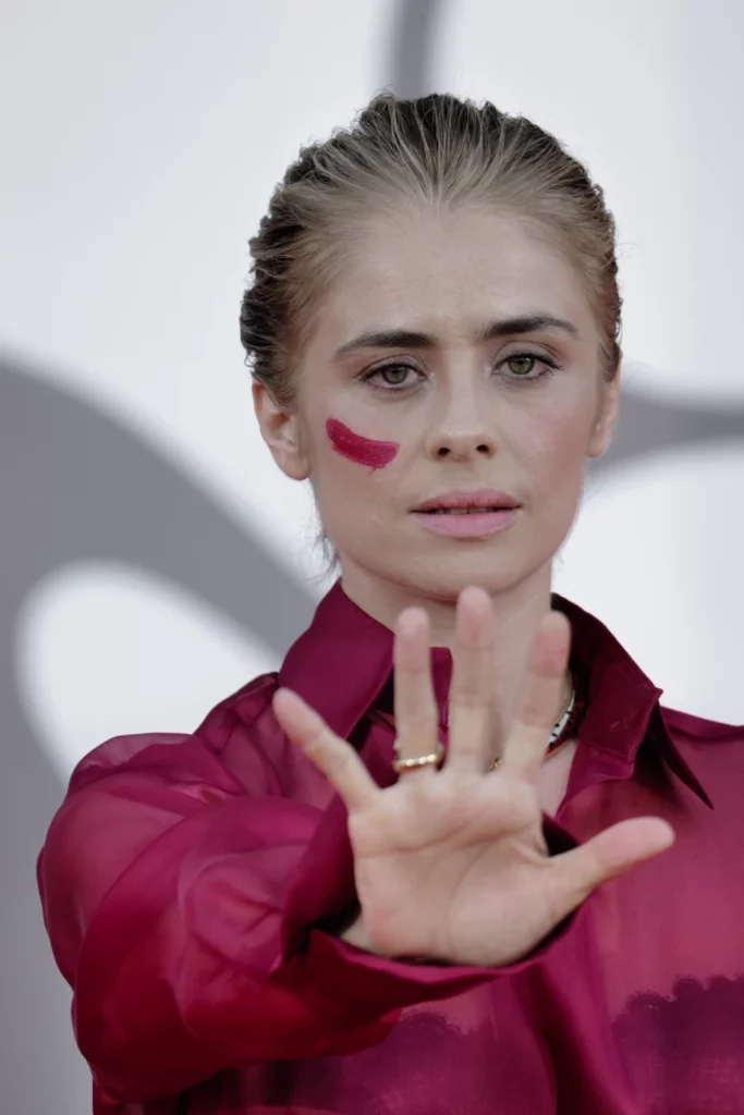Greta-Scarano-il-segno-rosso-venice-film-festival-2026-01