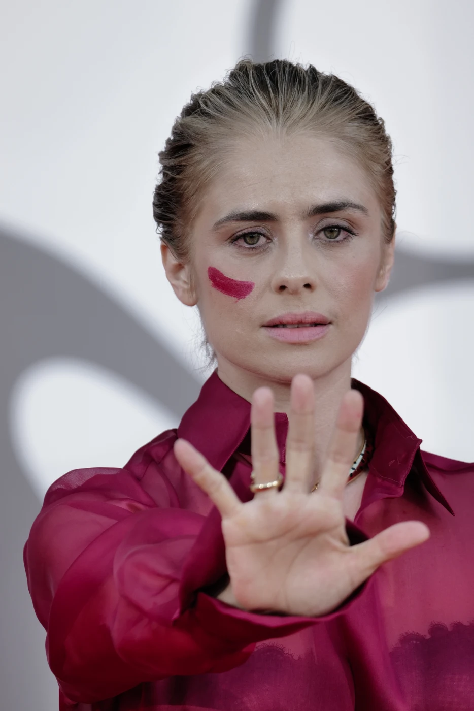 Greta-Scarano-il-segno-rosso-venice-film-festival-2026-01
